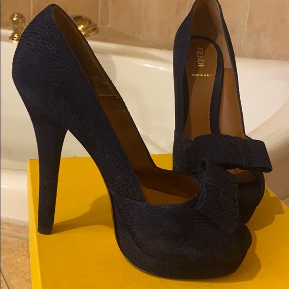 Shoes - Picture 3 of 5